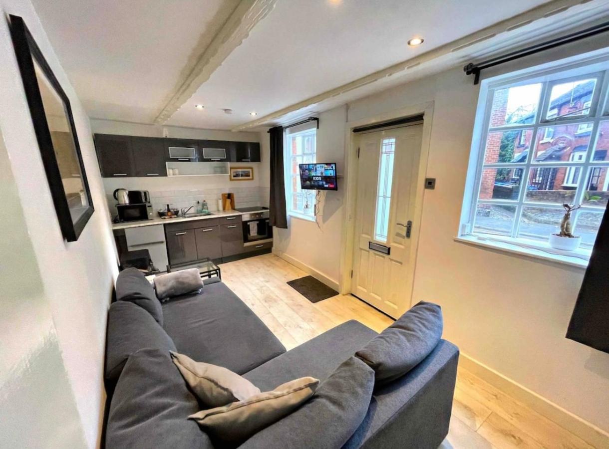 Вилла Cosy House Near The Peak District Лик Экстерьер фото